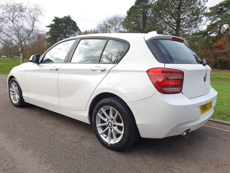View BMW 1 SERIES 1.6 116i SE Sports Hatch (s/s) 3dr