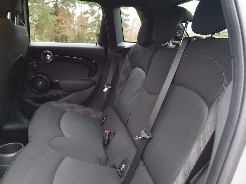 MINI HATCH