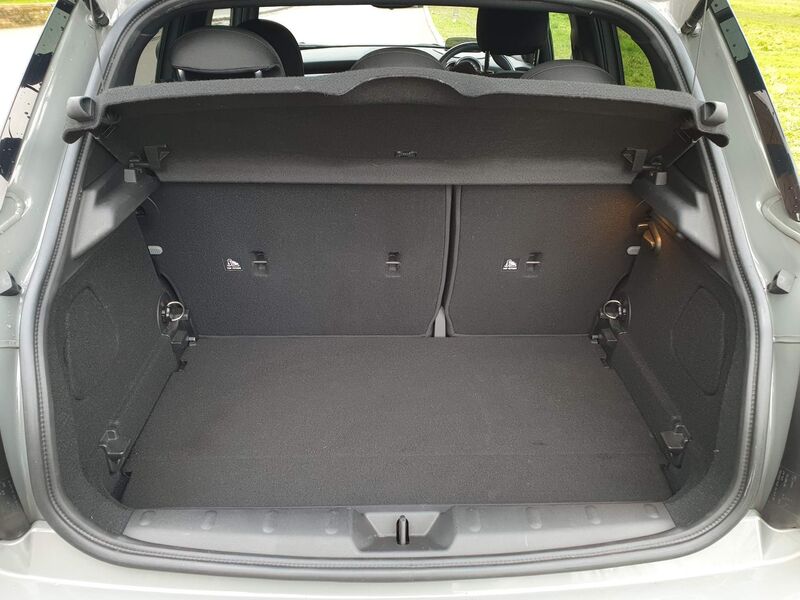 MINI HATCH