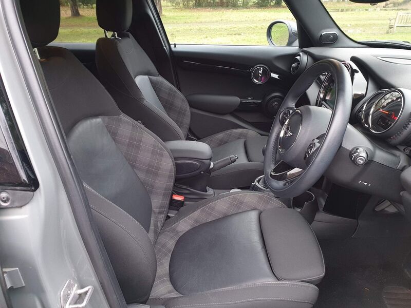 MINI HATCH