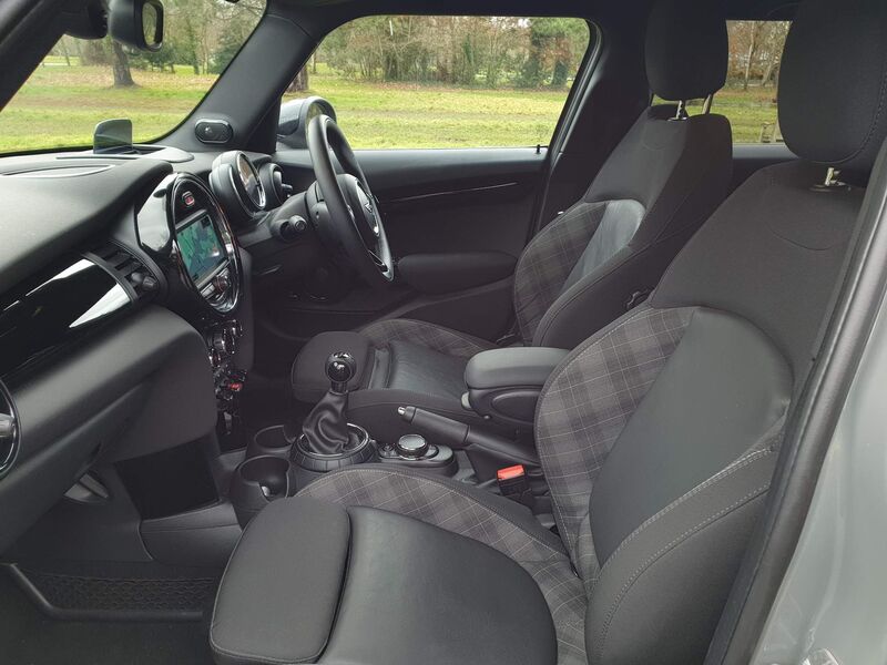 MINI HATCH