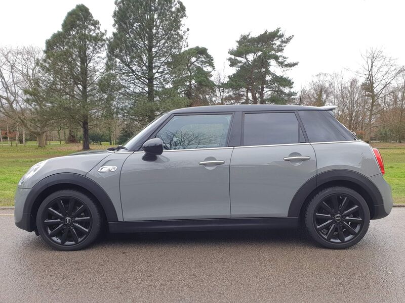 MINI HATCH