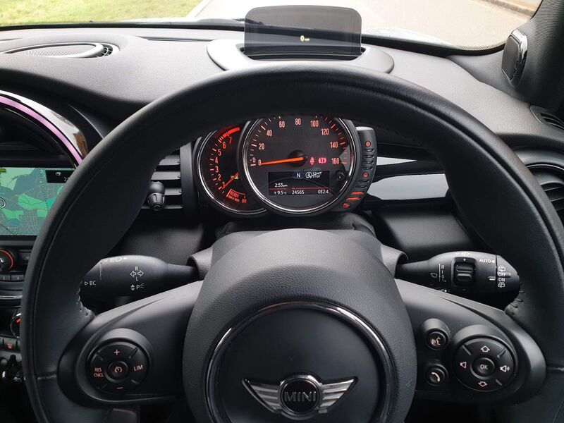 MINI HATCH