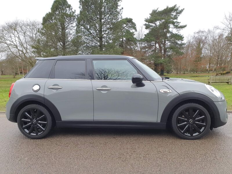 MINI HATCH