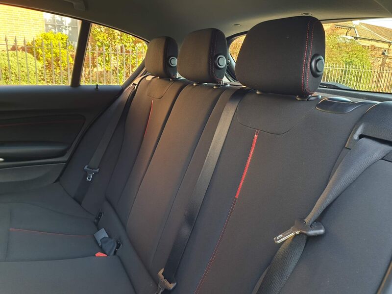 BMW 1 SERIES