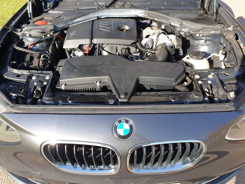 BMW 1 SERIES