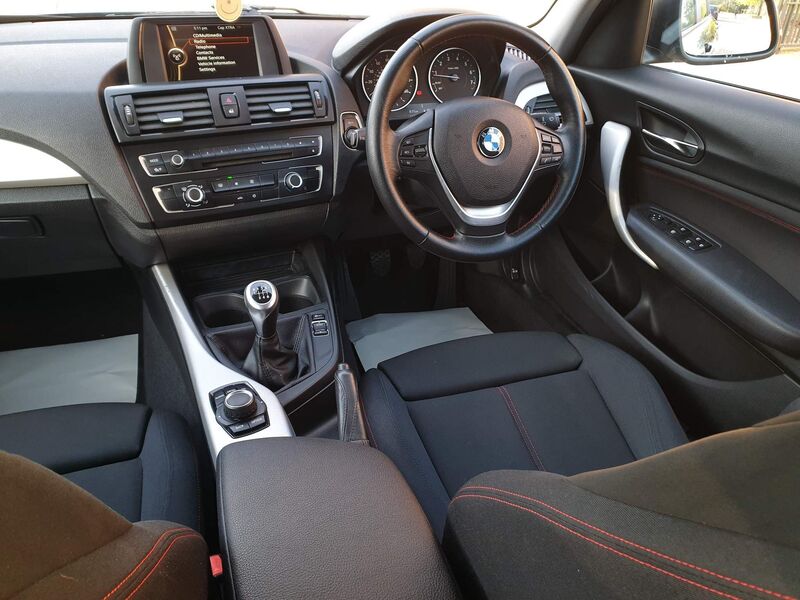 BMW 1 SERIES