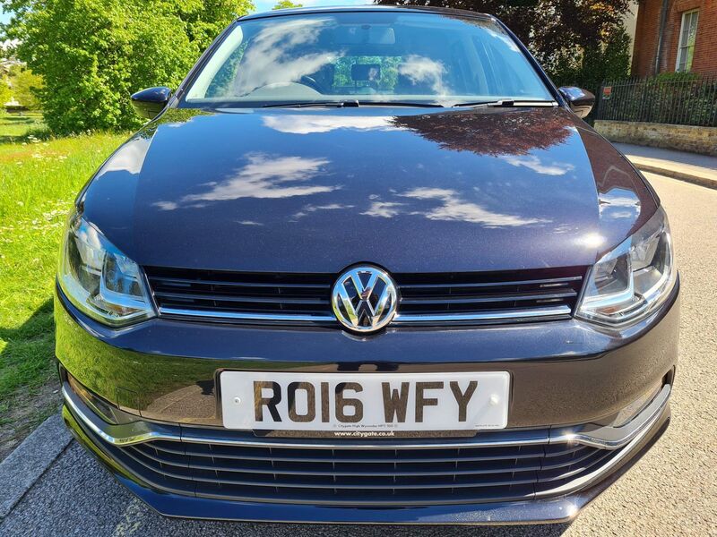 VOLKSWAGEN POLO
