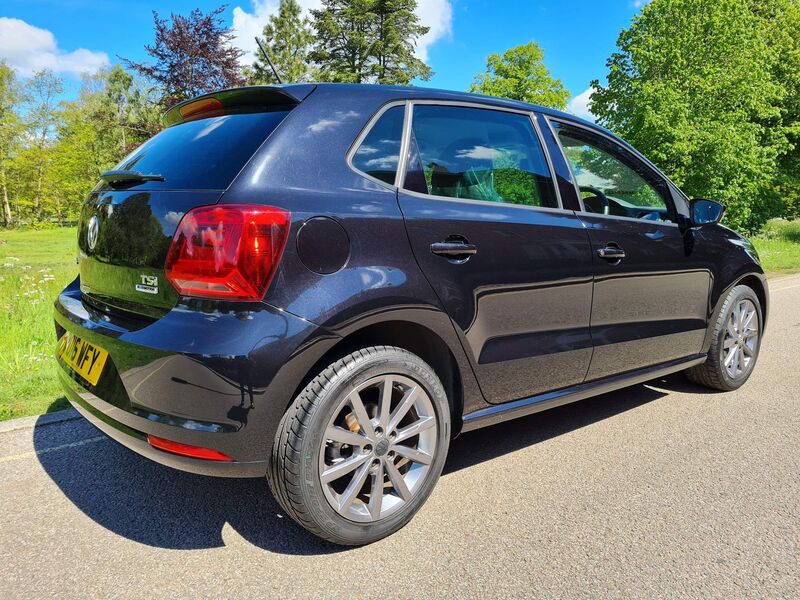 VOLKSWAGEN POLO
