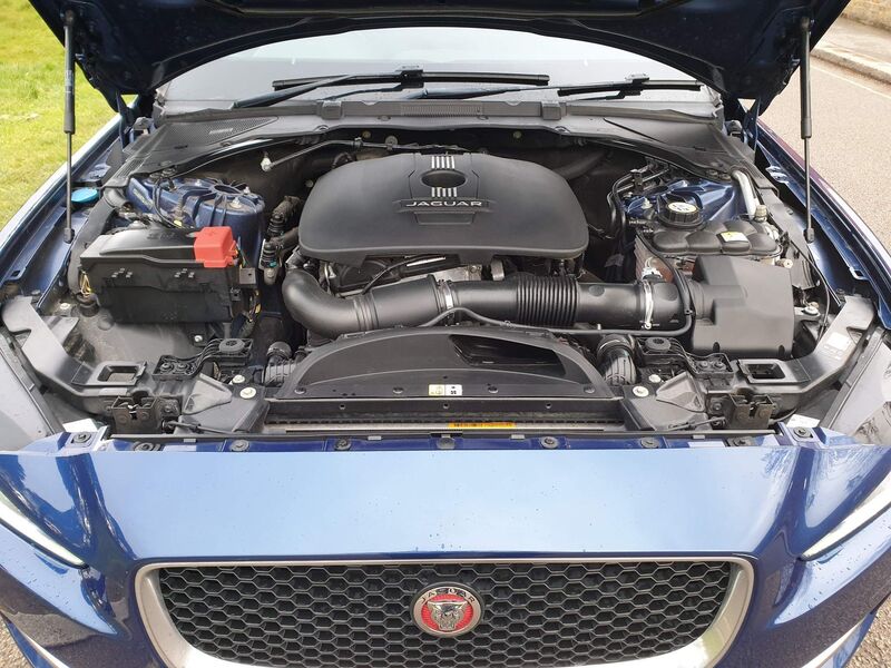 JAGUAR XE