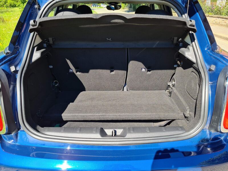 MINI HATCH