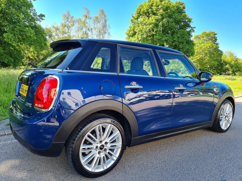 MINI HATCH