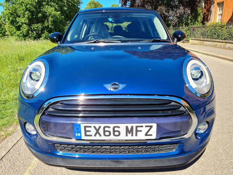 MINI HATCH