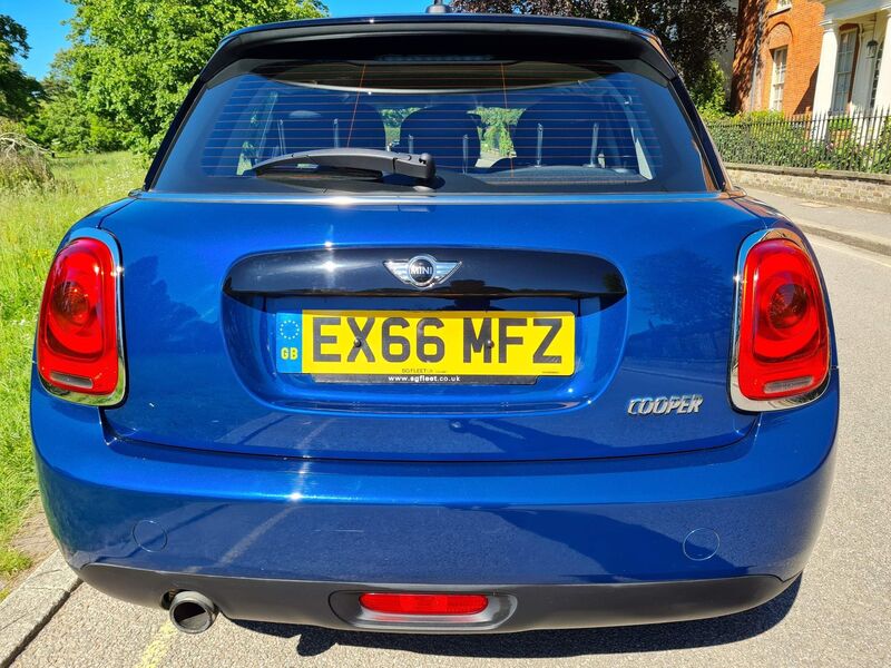 MINI HATCH