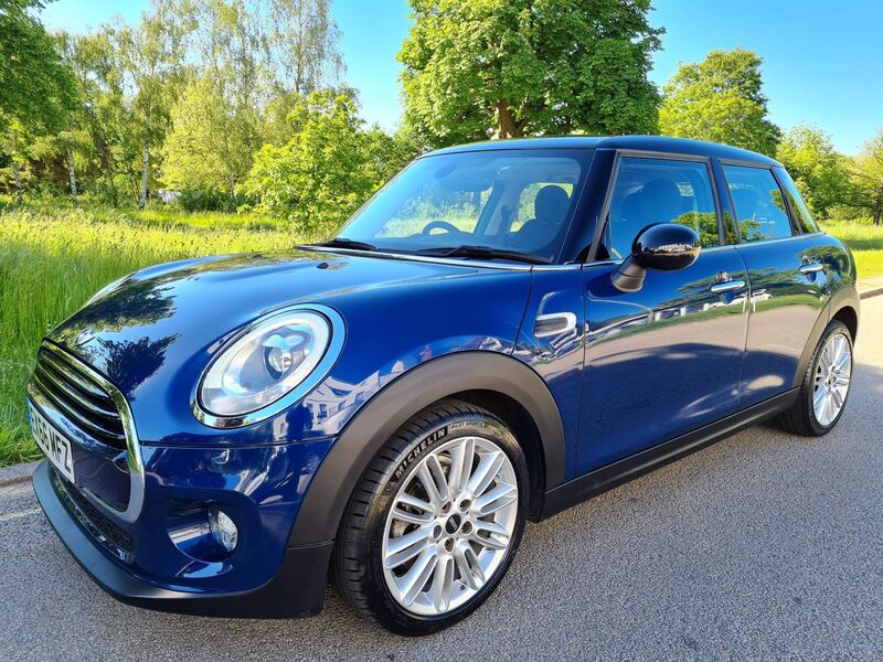 MINI HATCH