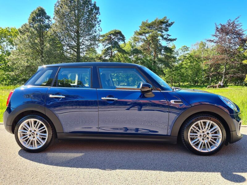 MINI HATCH