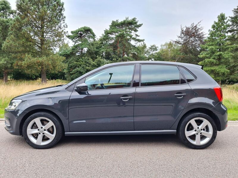 VOLKSWAGEN POLO