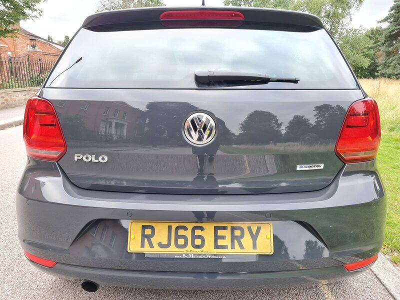 VOLKSWAGEN POLO