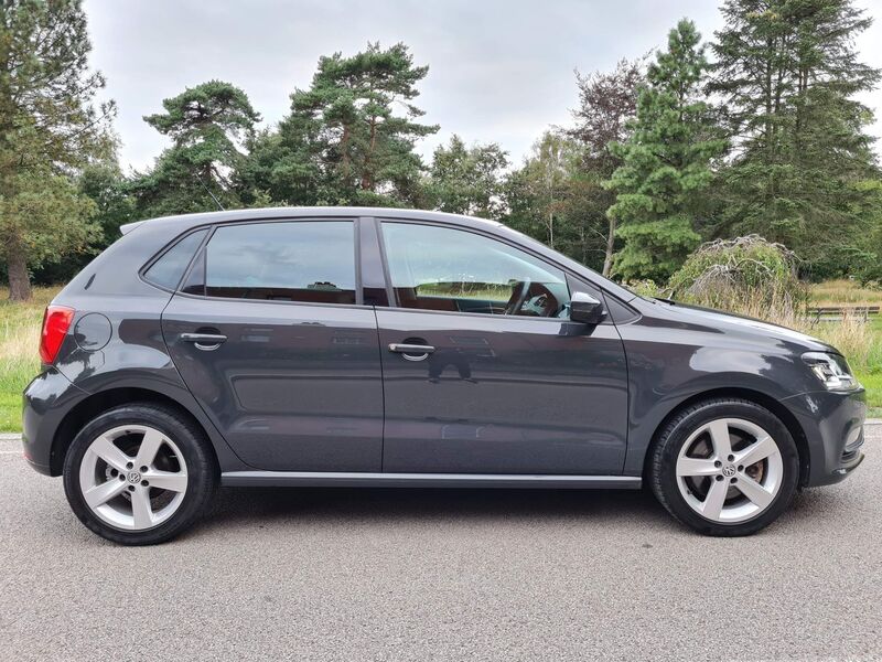 VOLKSWAGEN POLO