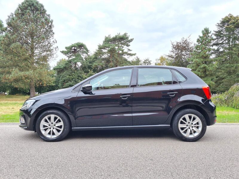 VOLKSWAGEN POLO