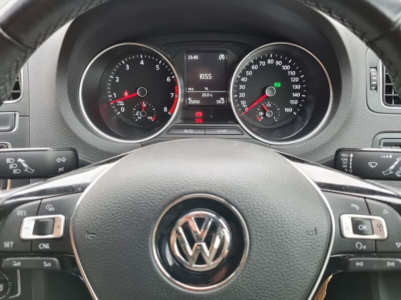 VOLKSWAGEN POLO