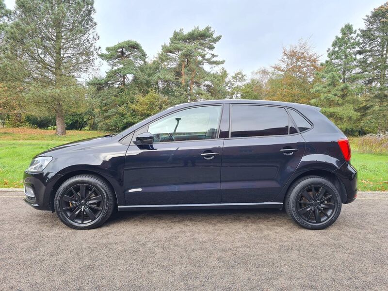 VOLKSWAGEN POLO