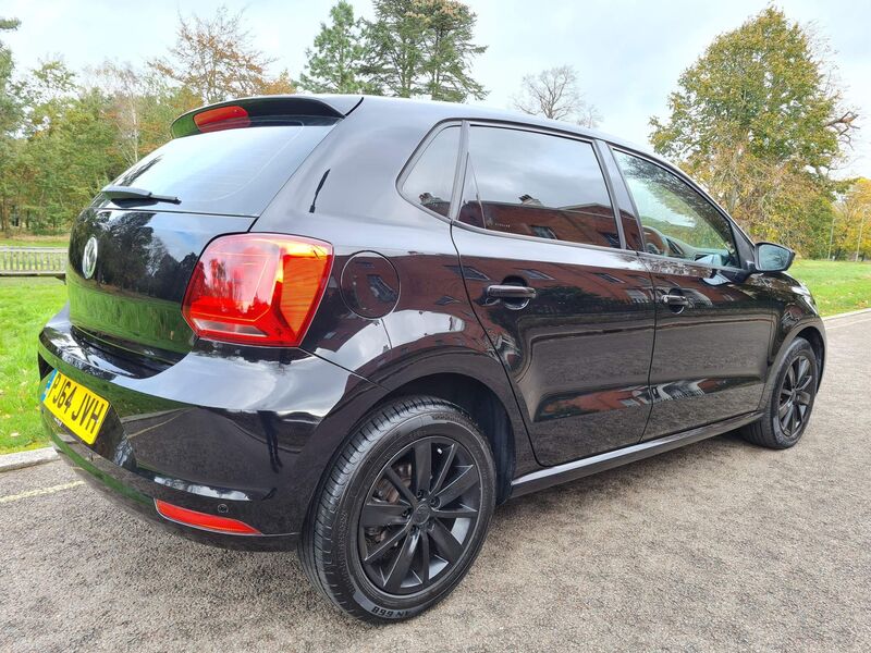 VOLKSWAGEN POLO