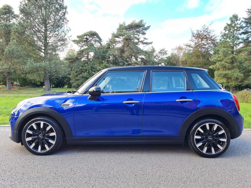 MINI HATCH