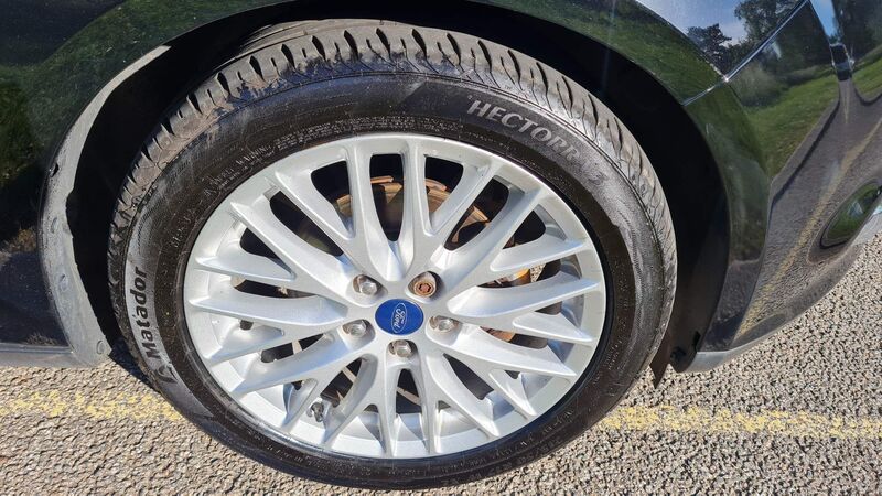 FORD FOCUS