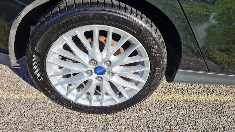 FORD FOCUS