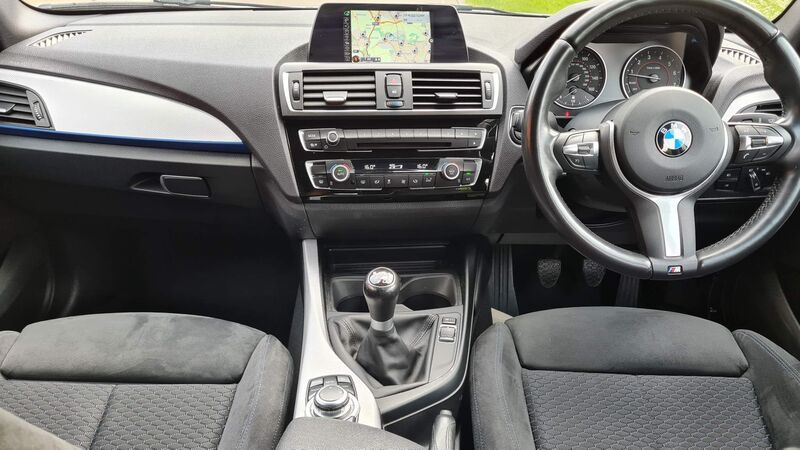 BMW 1 SERIES