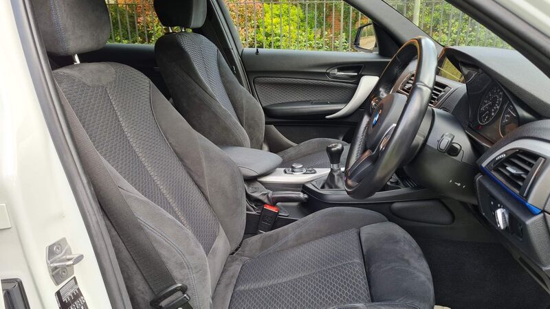 BMW 1 SERIES