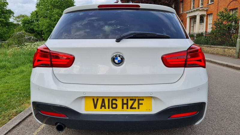 BMW 1 SERIES