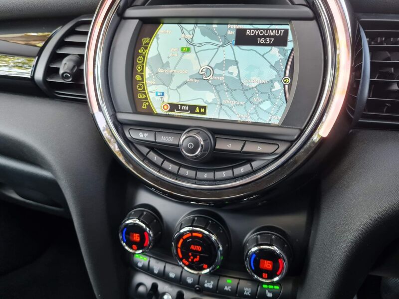 MINI HATCH
