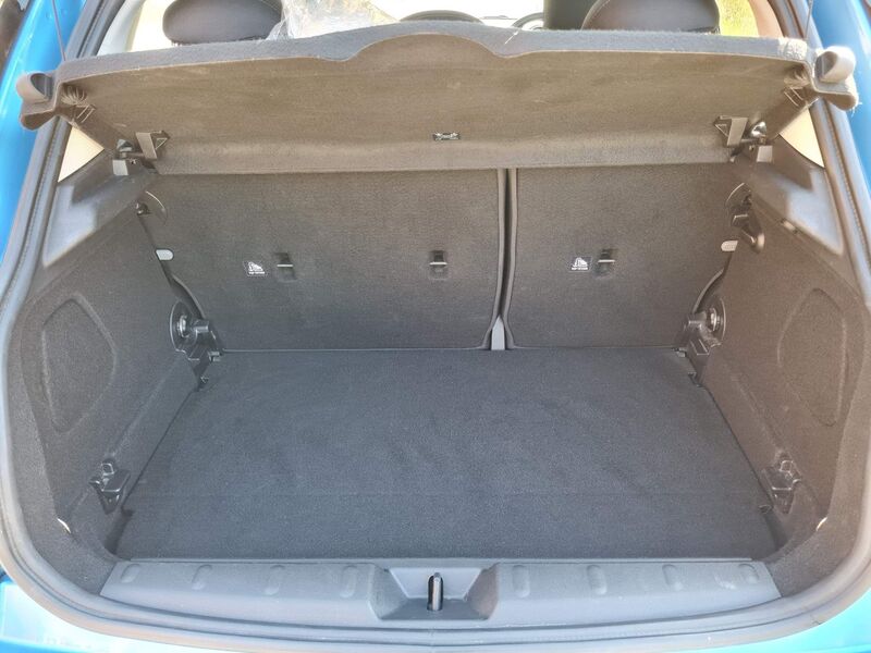 MINI HATCH