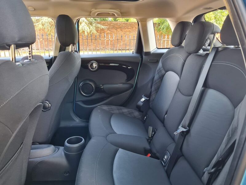 MINI HATCH