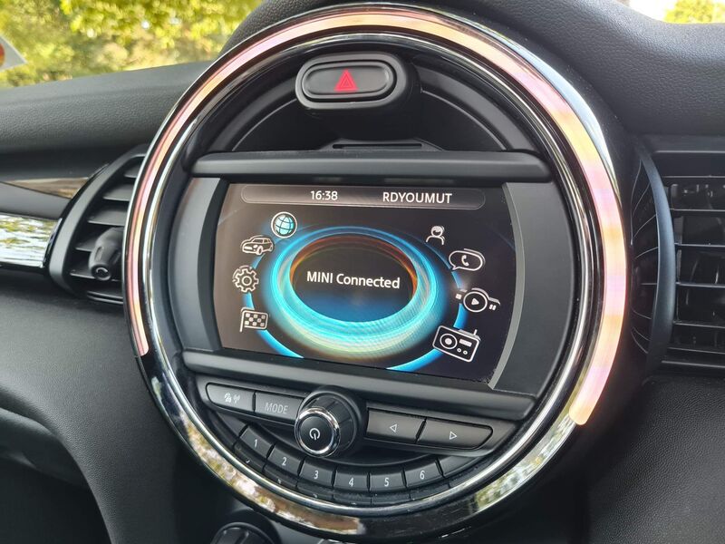 MINI HATCH