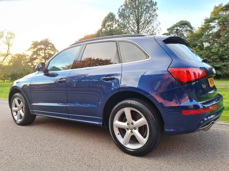 View AUDI Q5 2.0 TDI S line S Tronic quattro Euro 6 (s/s) 5dr