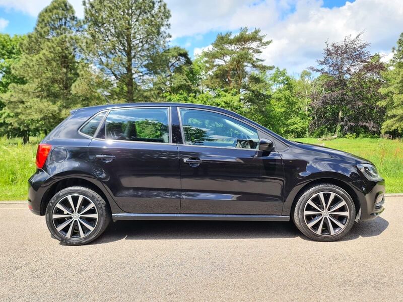 VOLKSWAGEN POLO