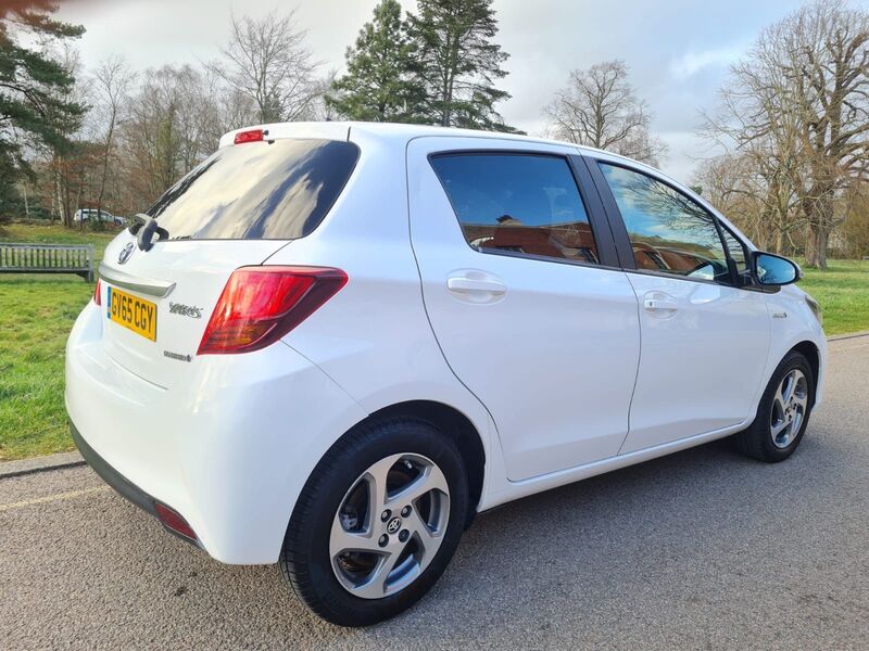 View TOYOTA YARIS 1.5 VVT-h Icon E-CVT Euro 6 5dr (Safety Sense)