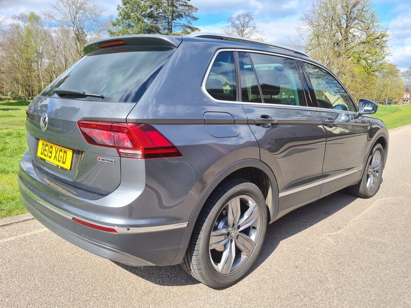 View VOLKSWAGEN TIGUAN 2.0 TDI SEL DSG 4Motion Euro 6 (s/s) 5dr