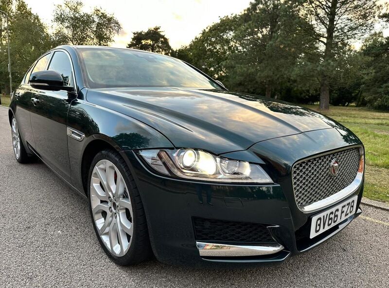 View JAGUAR XF 2.0d Portfolio Auto Euro 6 (s/s) 4dr