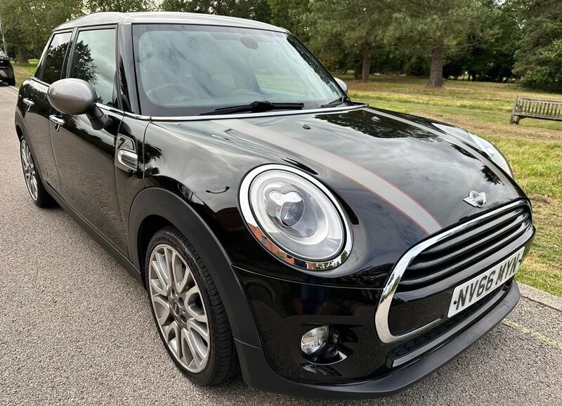 View MINI HATCH 1.5 Cooper Seven Euro 6 (s/s) 5dr