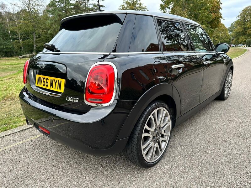 MINI HATCH