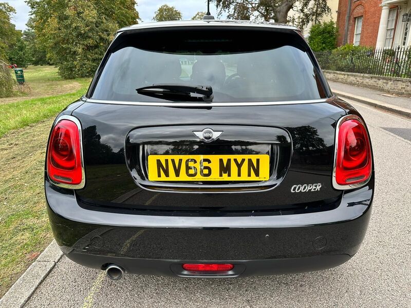 MINI HATCH